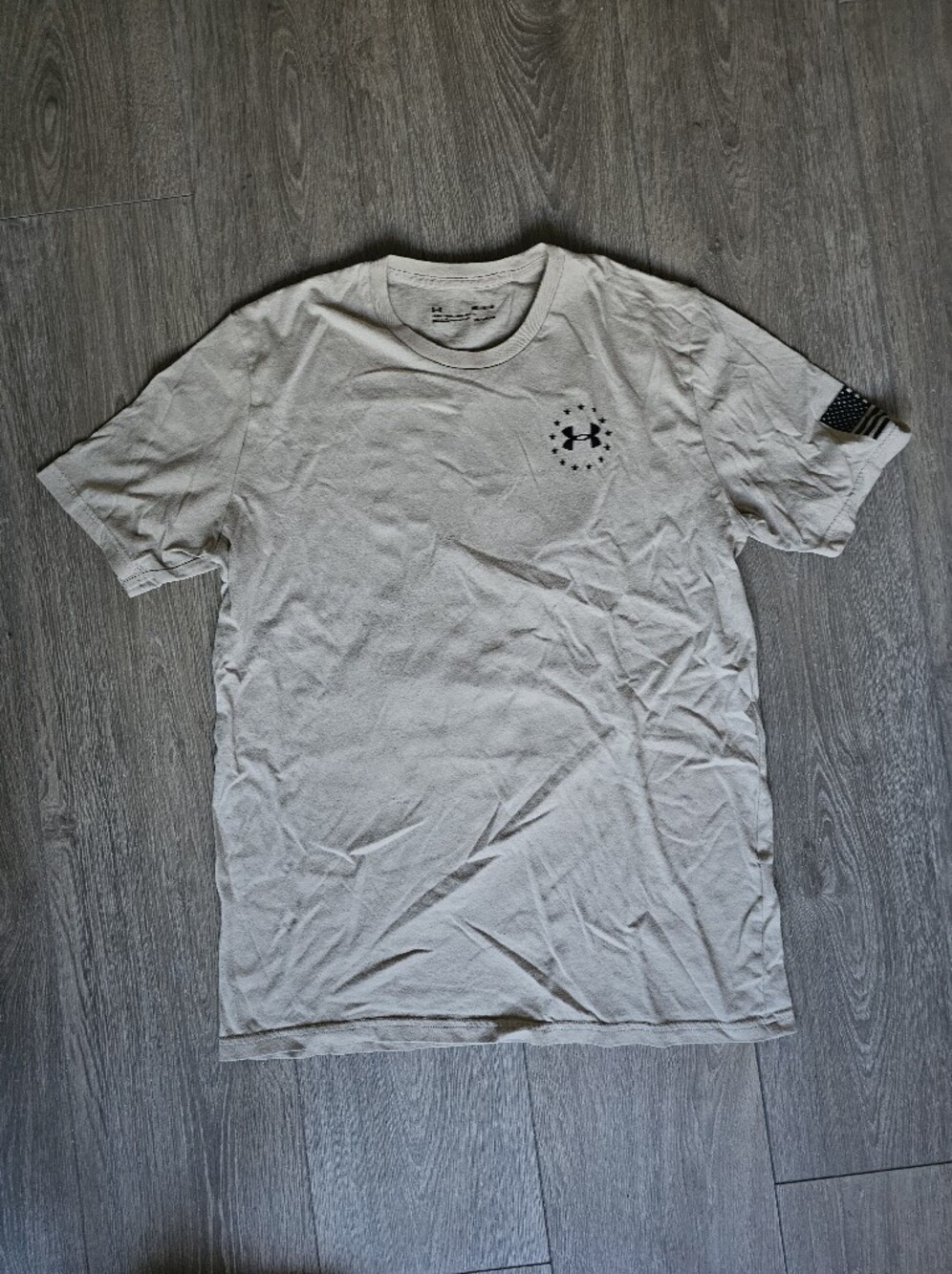 Under Armour Men's Light Gray Crewneck Tee with Small Logo